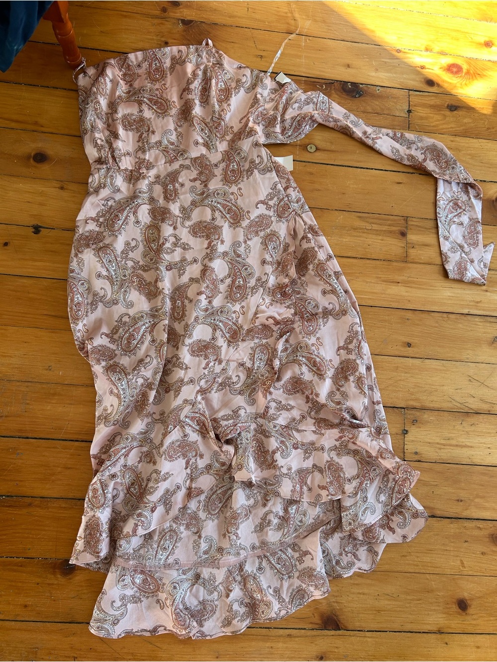 ☀️3/$25 NWT timing Los Angeles pink paisley dress small has rip